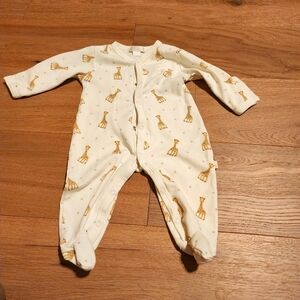 Sophie the Giraffe Kissy Kissy Footie